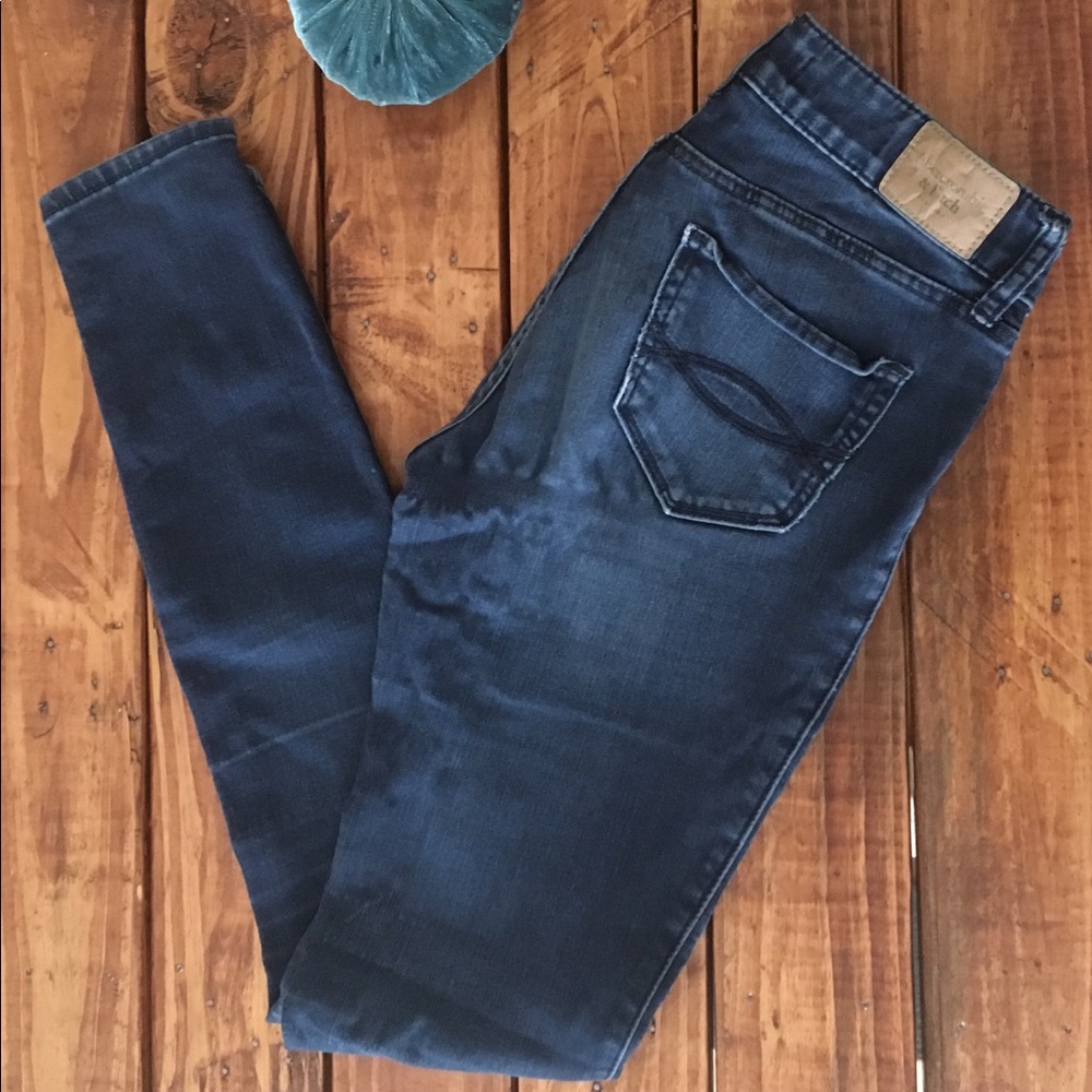 Dark wash Abercrombie & Fitch jean legging